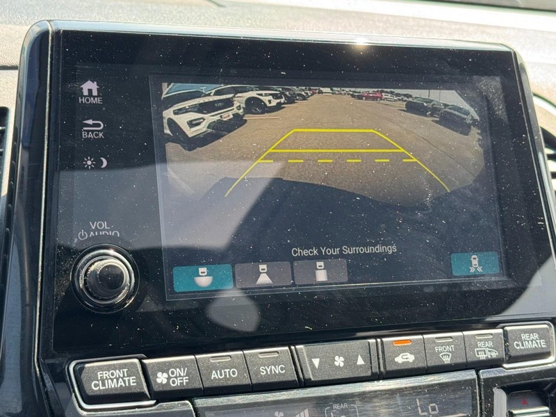 Honda Odyssey Vehicle Full-screen Gallery Image 24