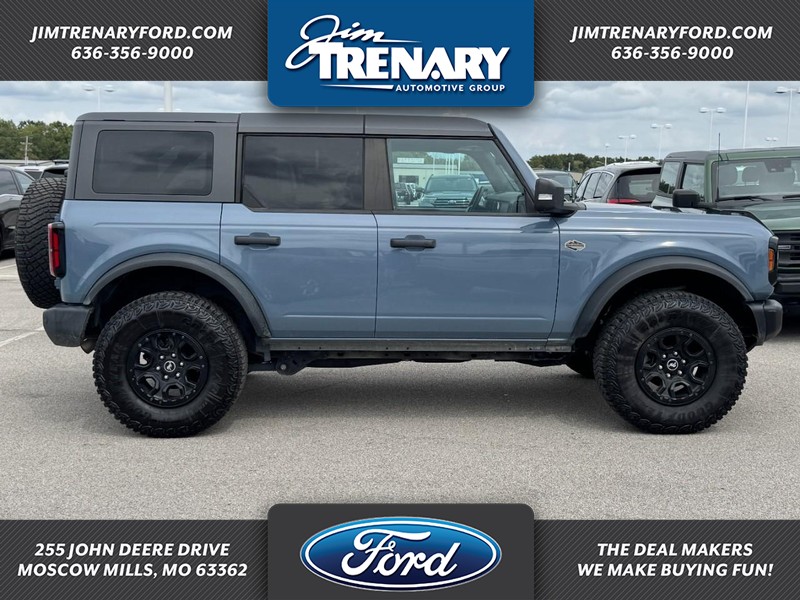 Ford Bronco Vehicle Full-screen Gallery Image 01
