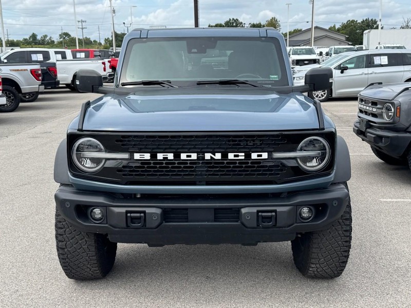 Ford Bronco Vehicle Full-screen Gallery Image 09