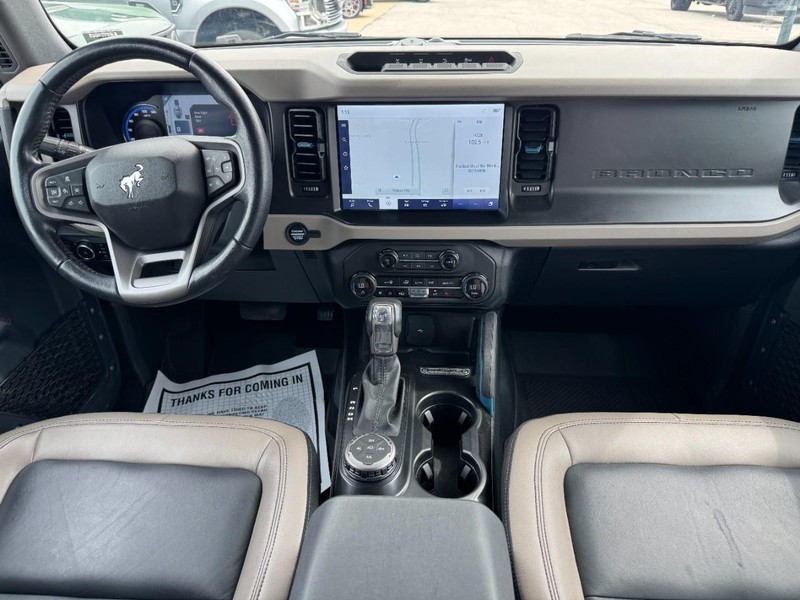 Ford Bronco Vehicle Full-screen Gallery Image 11