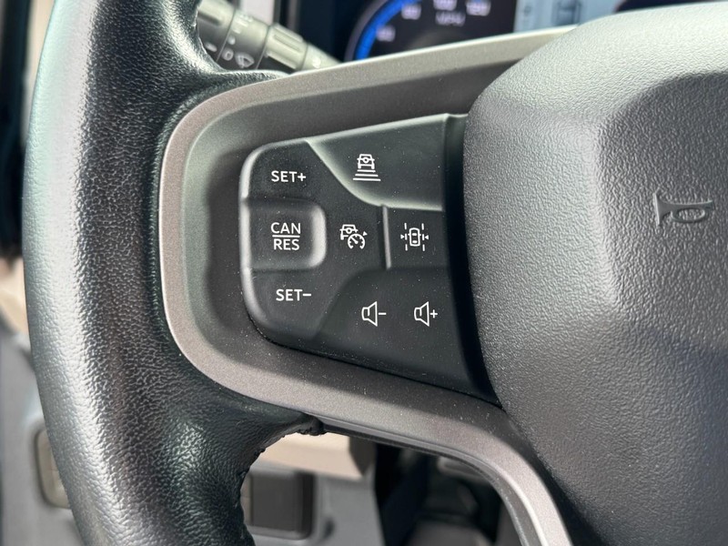 Ford Bronco Vehicle Full-screen Gallery Image 16