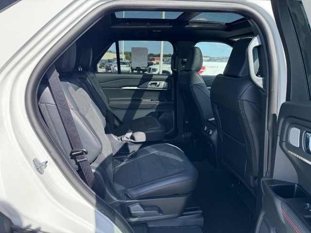 Ford Explorer Vehicle Image 05