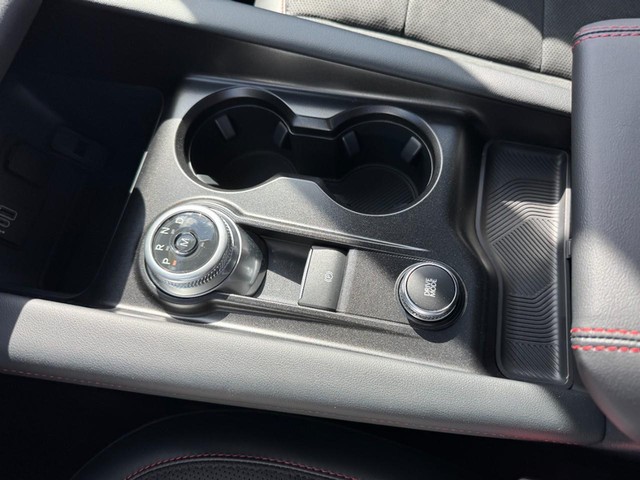 Ford Explorer Vehicle Image 14