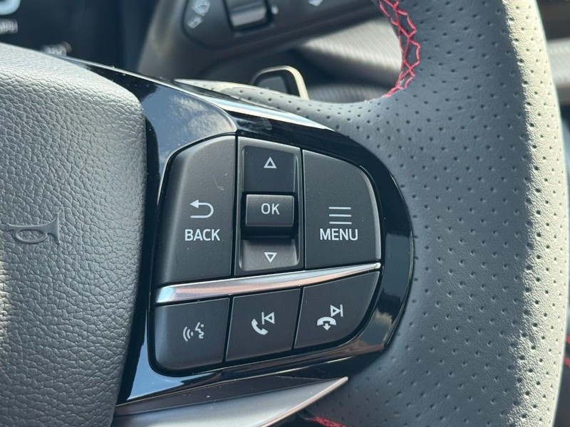 Ford Explorer Vehicle Full-screen Gallery Image 13