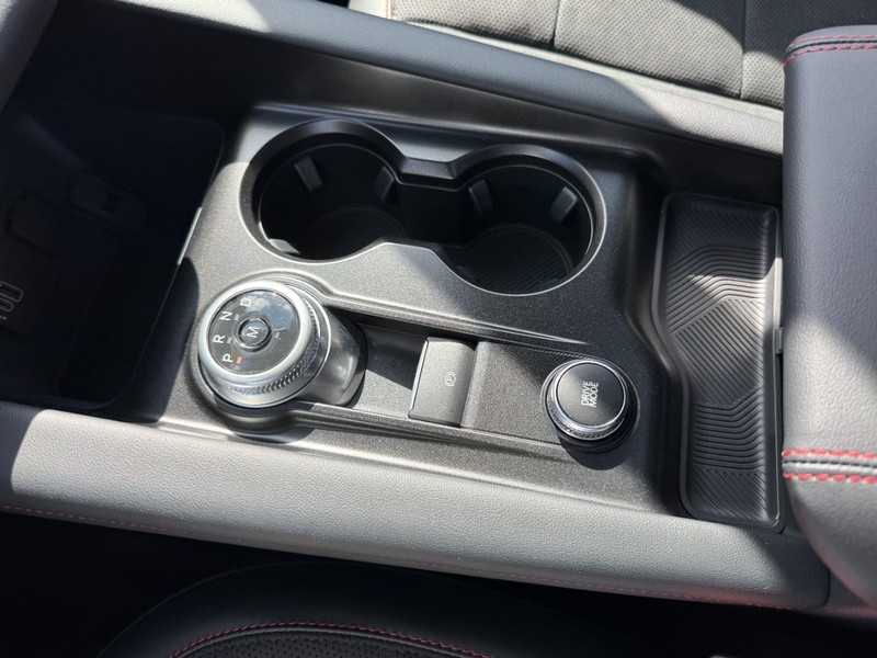 Ford Explorer Vehicle Full-screen Gallery Image 14