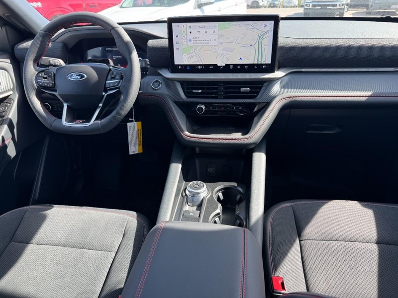 Ford Explorer Vehicle Full-screen Gallery Image 7