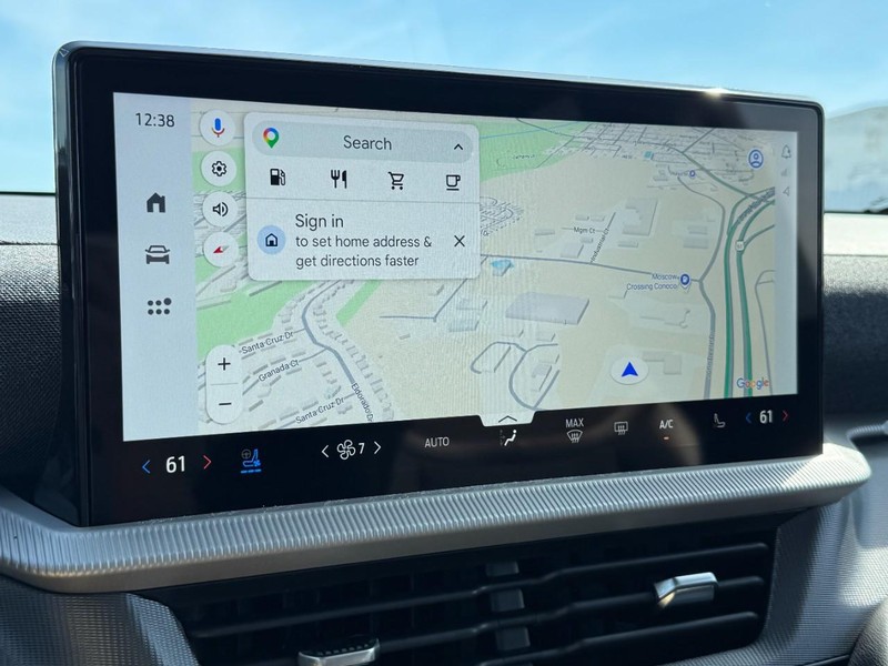 Ford Explorer Vehicle Full-screen Gallery Image 16