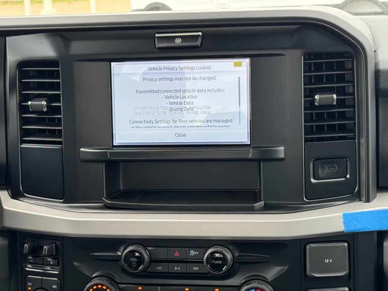 Ford Super Duty F-250 SRW Vehicle Full-screen Gallery Image 8