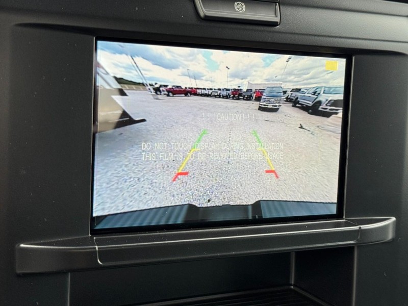 Ford Super Duty F-250 SRW Vehicle Full-screen Gallery Image 13