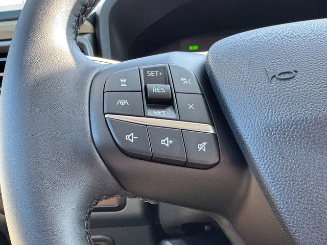 Ford Maverick Vehicle Image 11