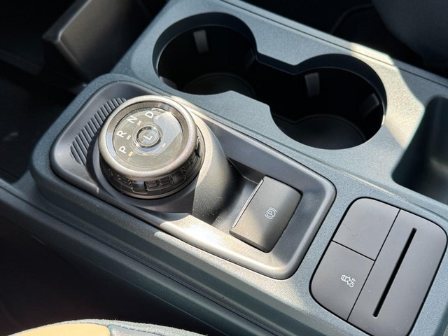 Ford Maverick Vehicle Image 13