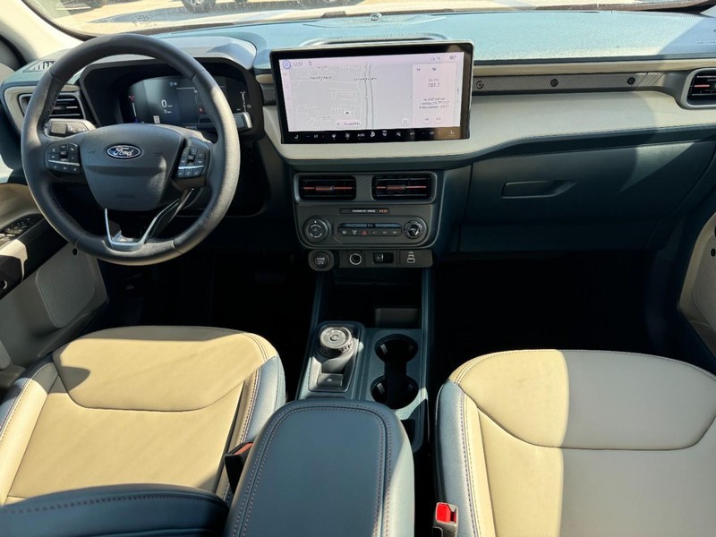 Ford Maverick Vehicle Full-screen Gallery Image 6
