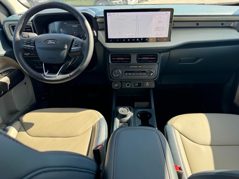 Ford Maverick Vehicle Full-screen Gallery Image 7