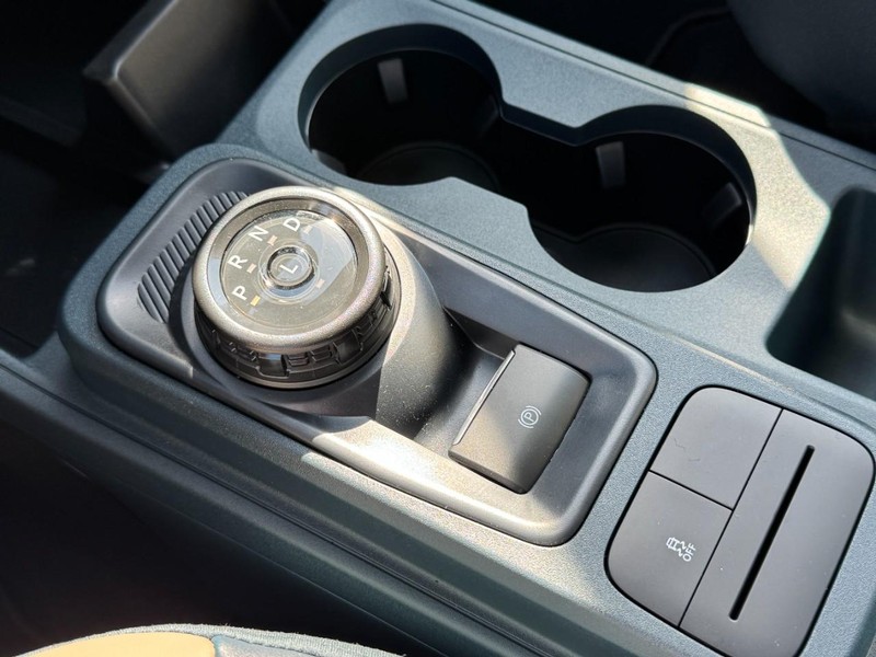 Ford Maverick Vehicle Full-screen Gallery Image 13