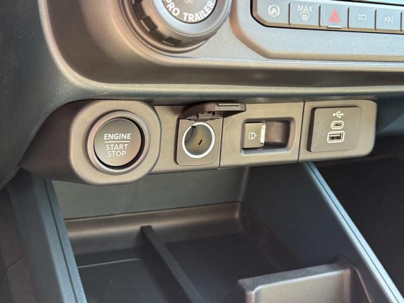 Ford Maverick Vehicle Full-screen Gallery Image 14