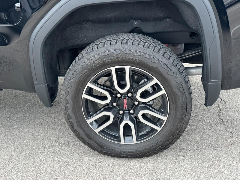 GMC Sierra 1500 Vehicle Full-screen Gallery Image 7