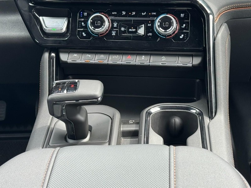 GMC Sierra 1500 Vehicle Full-screen Gallery Image 14