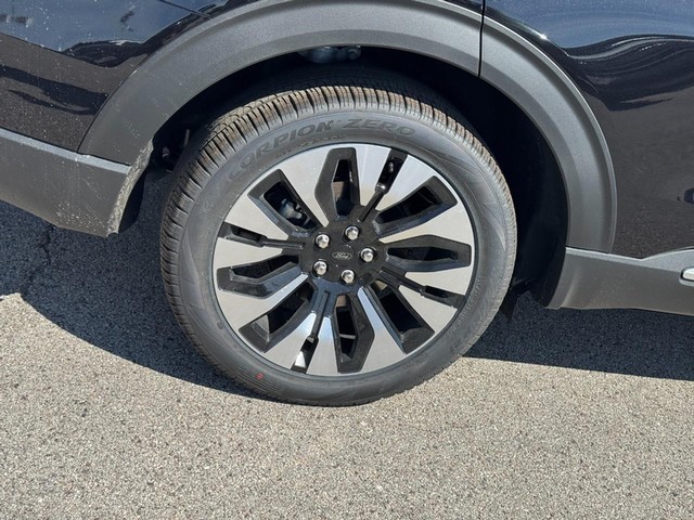 Ford Explorer Vehicle Image 04