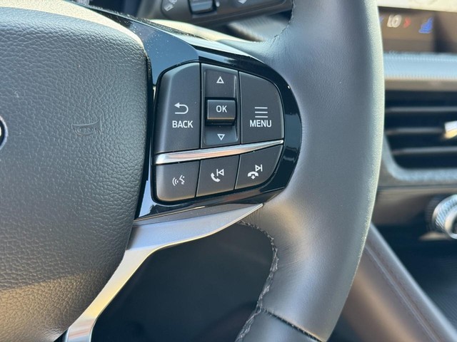 Ford Explorer Vehicle Image 12