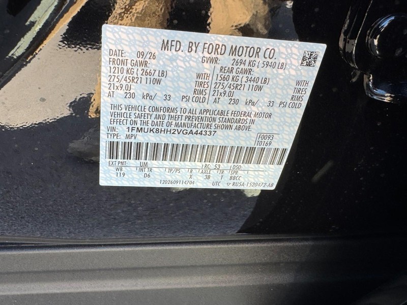 Ford Explorer Vehicle Image 18