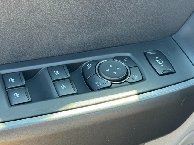 Ford Super Duty F-250 SRW Vehicle Image 14