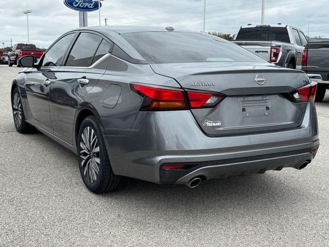 Nissan Altima Vehicle Image 06