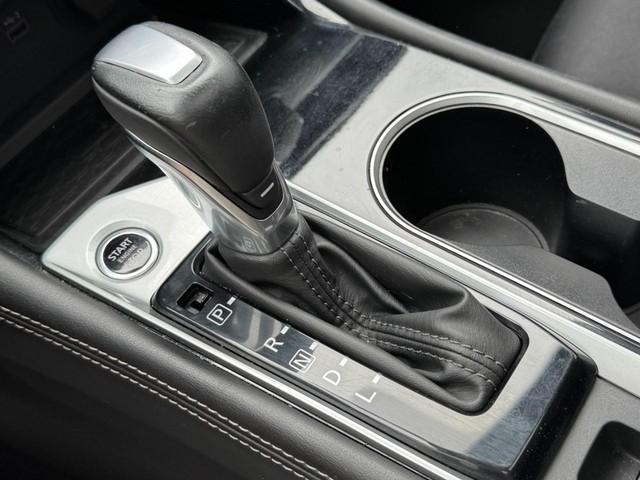 Nissan Altima Vehicle Image 19