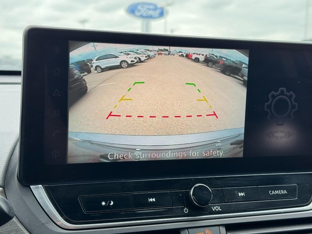 Nissan Altima Vehicle Image 21