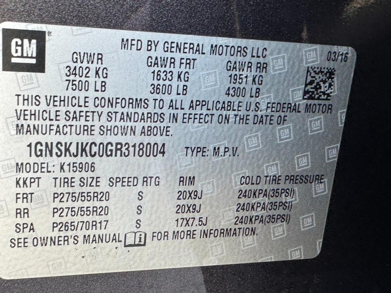 Chevrolet Suburban Vehicle Full-screen Gallery Image 28