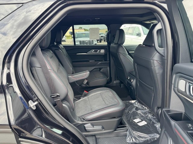 Ford Explorer Vehicle Image 05
