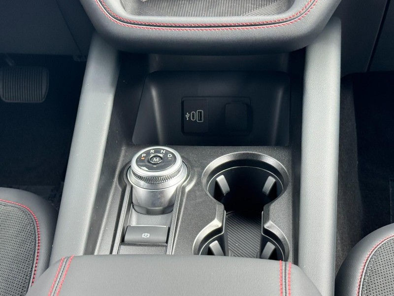 Ford Explorer Vehicle Full-screen Gallery Image 10
