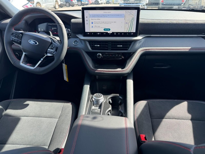 Ford Explorer Vehicle Full-screen Gallery Image 7