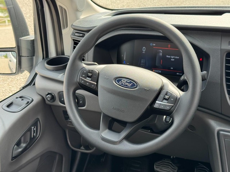 Ford Transit Cargo Van Vehicle Full-screen Gallery Image 9