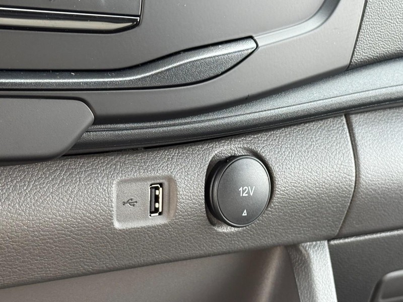 Ford Transit Cargo Van Vehicle Full-screen Gallery Image 14