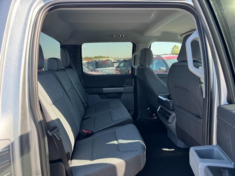 Ford F-150 Vehicle Full-screen Gallery Image 5