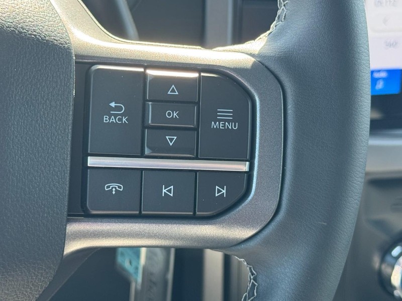 Ford F-150 Vehicle Full-screen Gallery Image 11