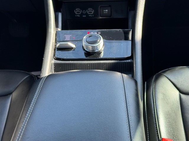 Jeep Grand Cherokee L Vehicle Image 15