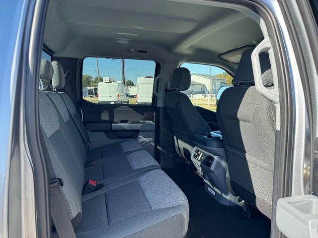 Ford Super Duty F-350 SRW Vehicle Image 05
