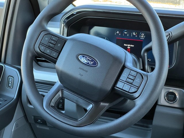 Ford Super Duty F-350 SRW Vehicle Image 07