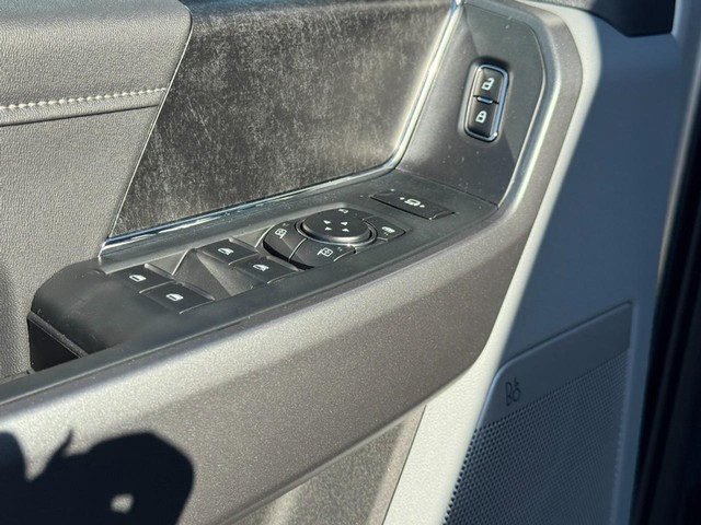Ford Super Duty F-350 SRW Vehicle Image 11