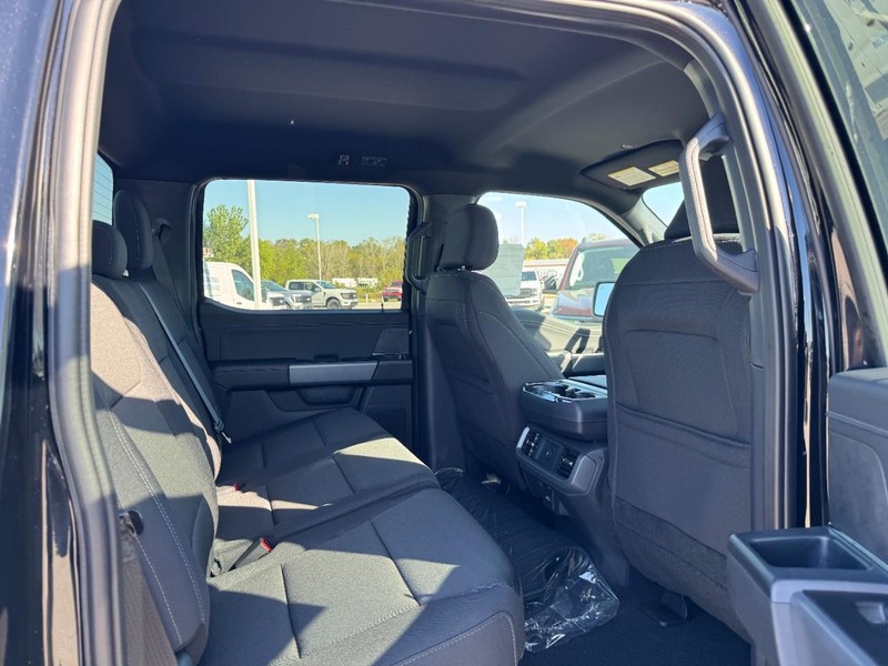 Ford F-150 Vehicle Full-screen Gallery Image 5