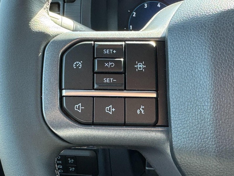 Ford F-150 Vehicle Full-screen Gallery Image 10