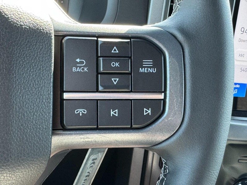 Ford F-150 Vehicle Full-screen Gallery Image 11