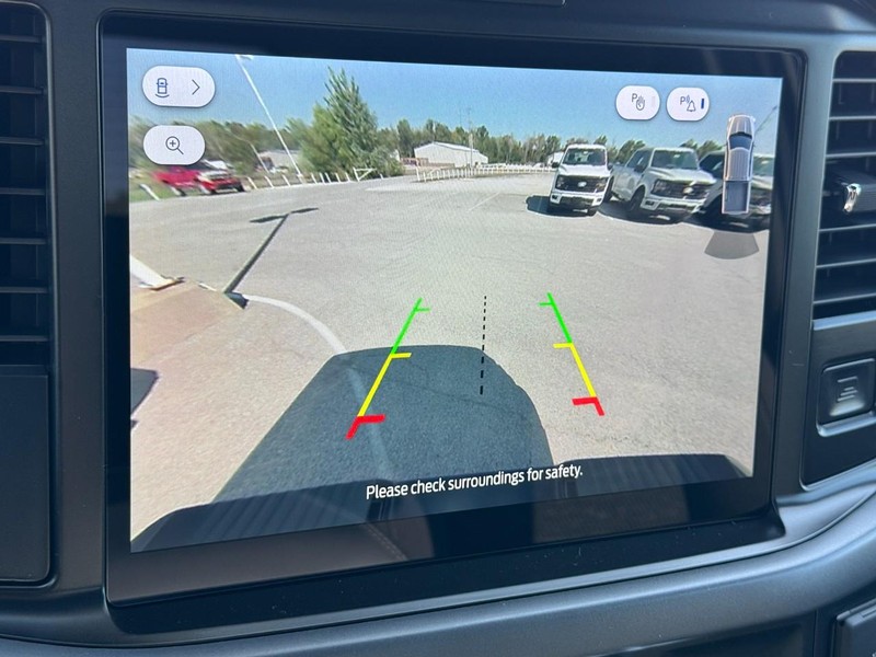 Ford F-150 Vehicle Full-screen Gallery Image 14