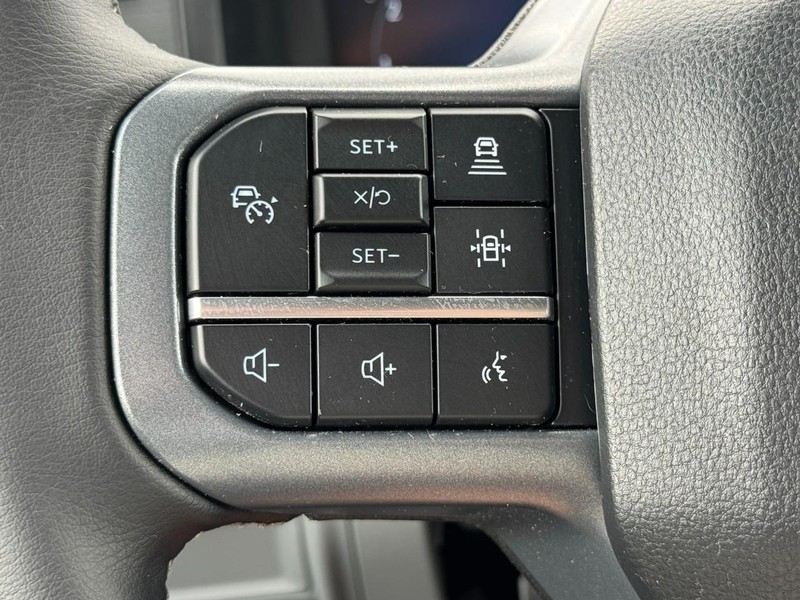 Ford F-150 Vehicle Full-screen Gallery Image 16