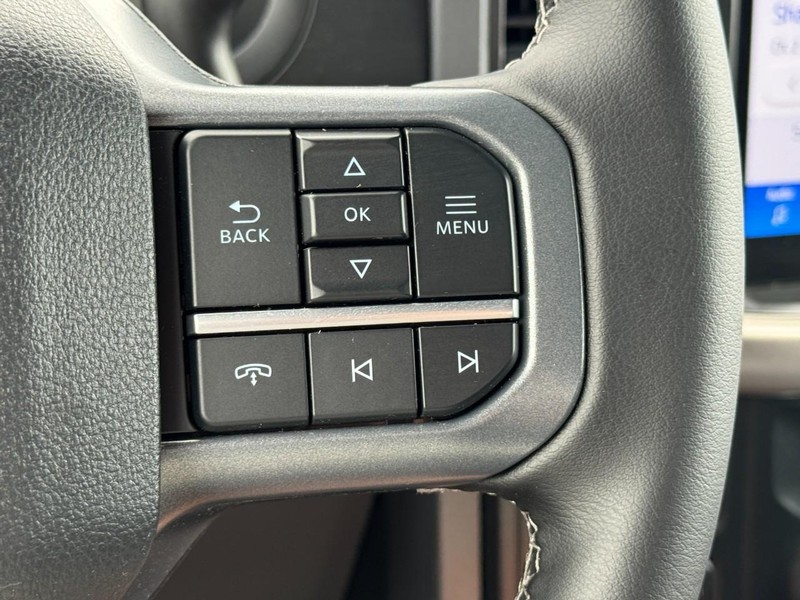 Ford F-150 Vehicle Full-screen Gallery Image 17
