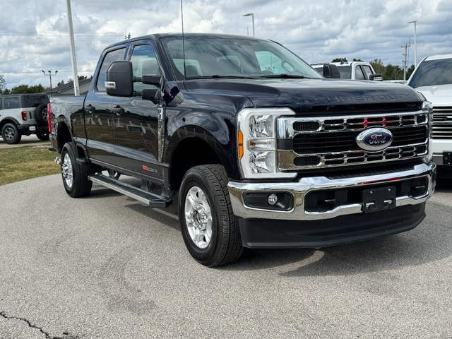 Ford Super Duty F-350 SRW Vehicle Image 02