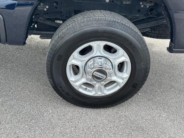 Ford Super Duty F-350 SRW Vehicle Image 07