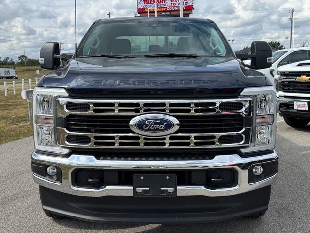 Ford Super Duty F-350 SRW Vehicle Image 09