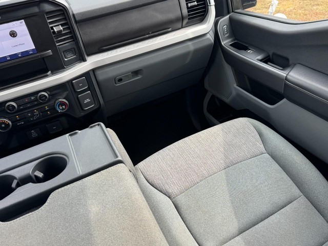 Ford Super Duty F-350 SRW Vehicle Image 15